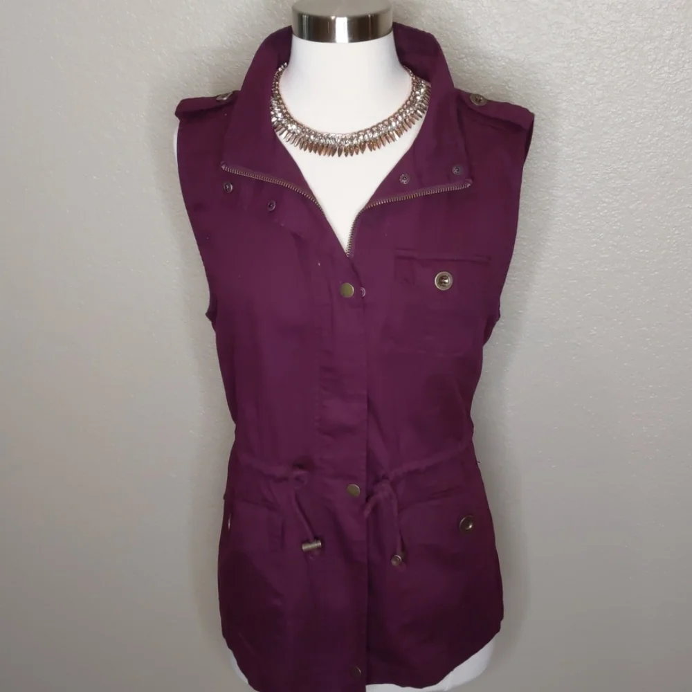 C'ESTTOI Burgundy Vest Size Medium